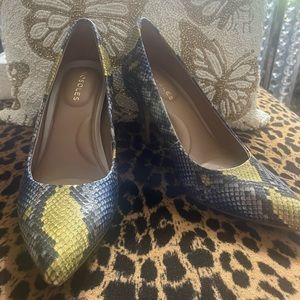 Snakeskin aerosols pumps never worn! Size 6.5